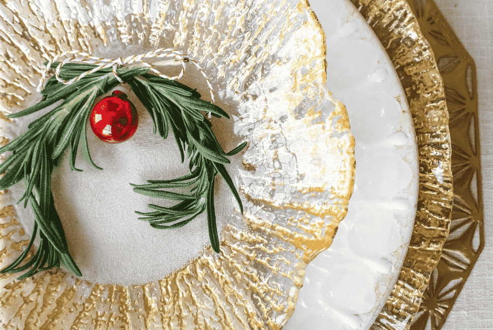 Using Color Schemes for Holiday Decor